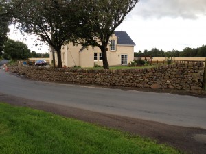 Bathgate free-standing wall