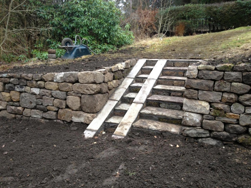 Wheel-barrow friendly ramp