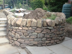 Dry stone bed Dry stone walling raised bed
