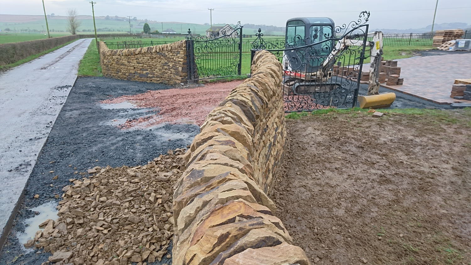 Ceres Fife free-standing dry stone boundary wall