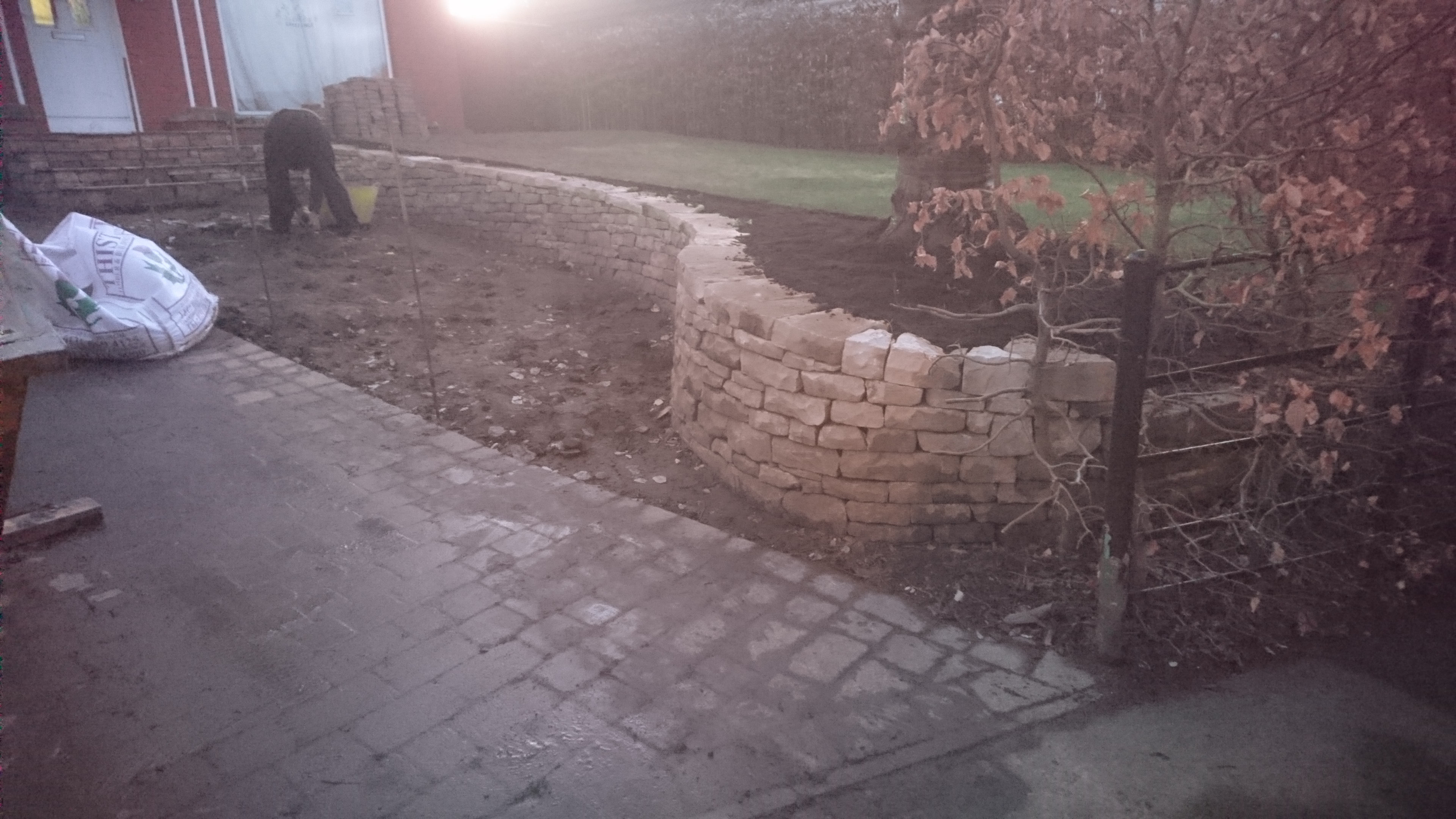 Dry stone retaining wall