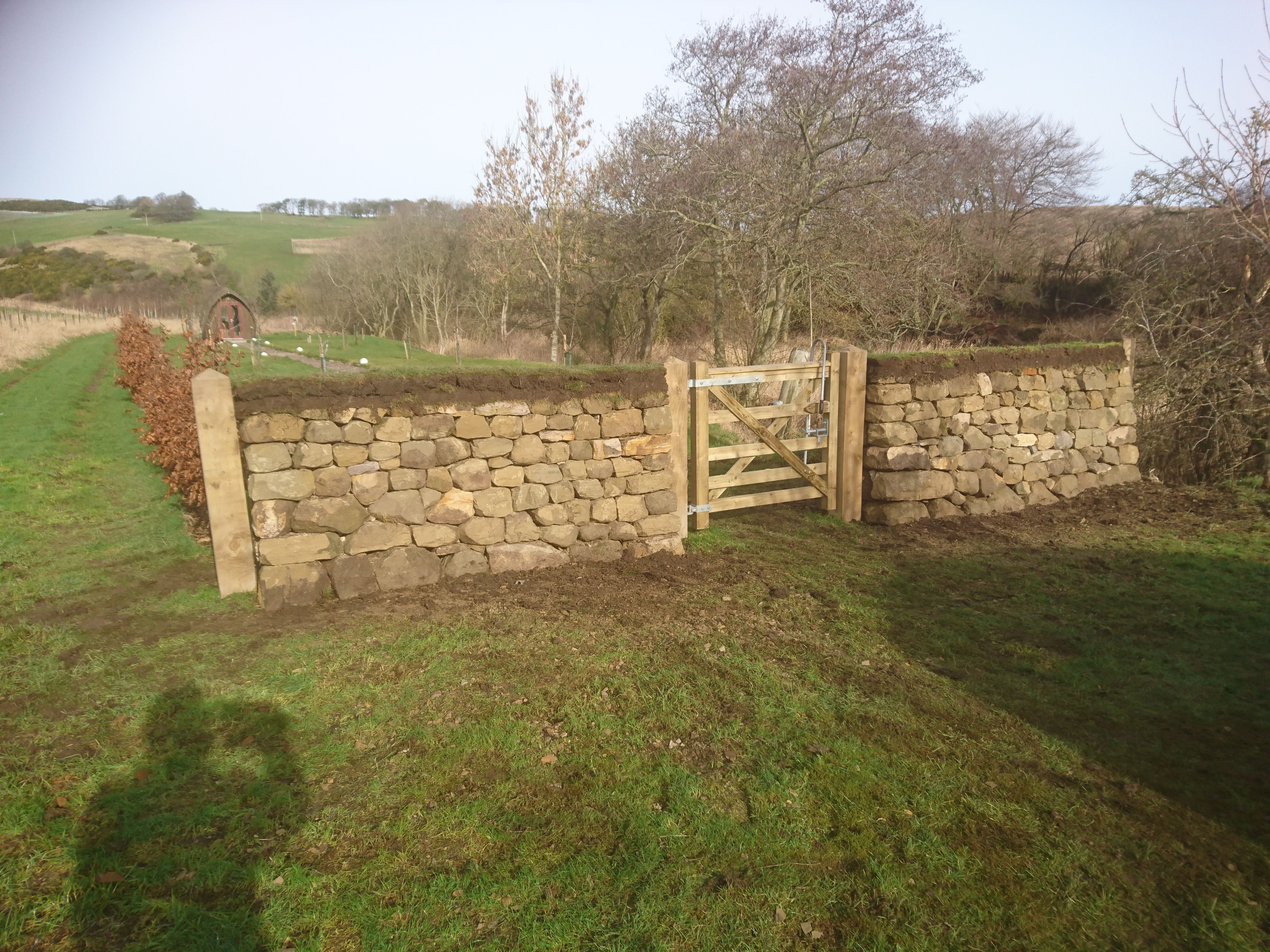 Free-standing dry stone walls