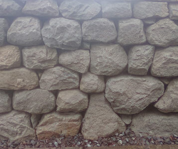 Random coursed dry stone wall