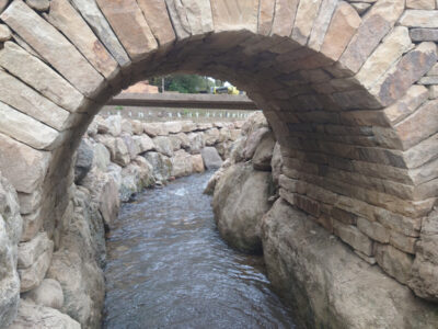Dry stone bridge