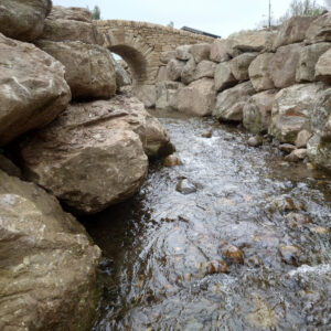 Dry stone bridge