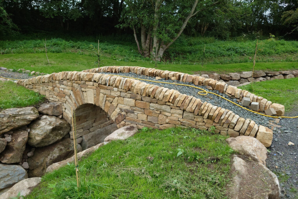 Dry stone bridge