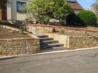 Stirling front garden dey stone terraces