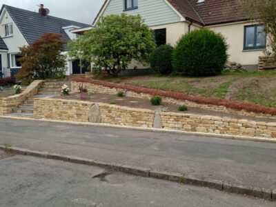 Stirling front garden dey stone terraces