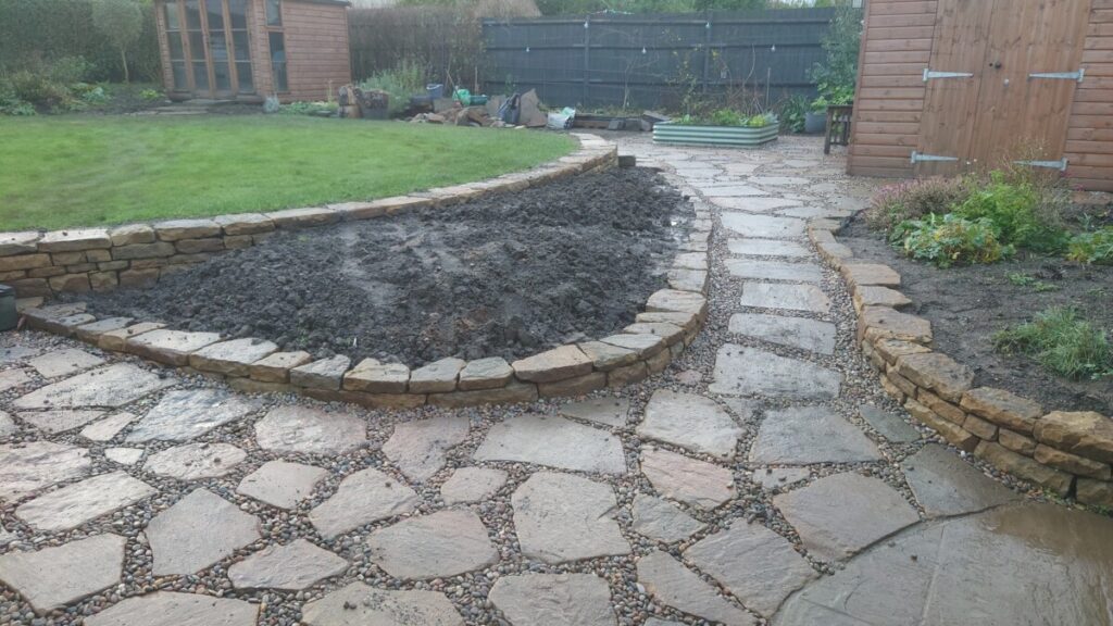 Elderslie dry stone garden