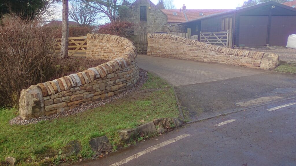 Murieston, West Lothian entrance walls
